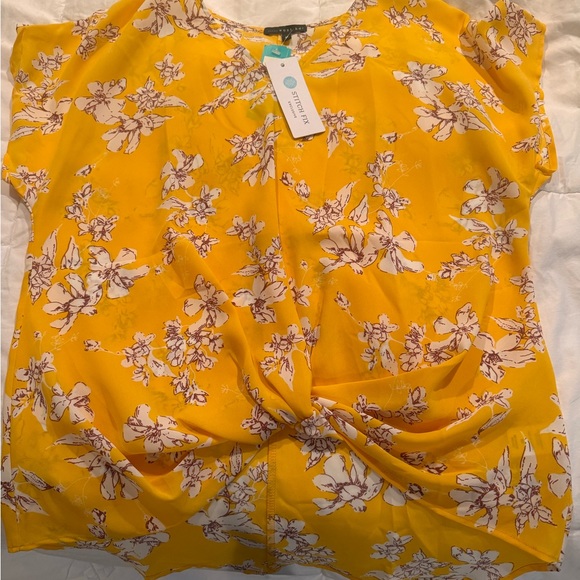 Brand new with tags West Kei knot yellow blouse - Picture 4 of 4